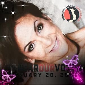 Meet your Posher, Danitra